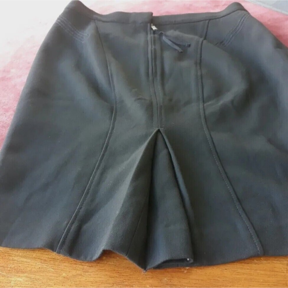 Women’s Ann Taylor Loft Black Side Zip Stitch Rear Pleat‎ Flair Skirt Size 2